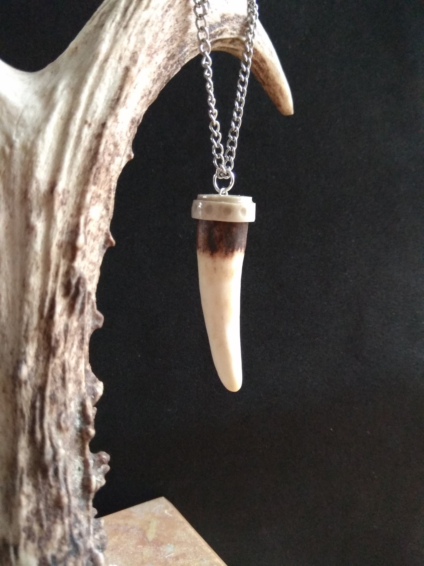 Pendentif pointe de cerf