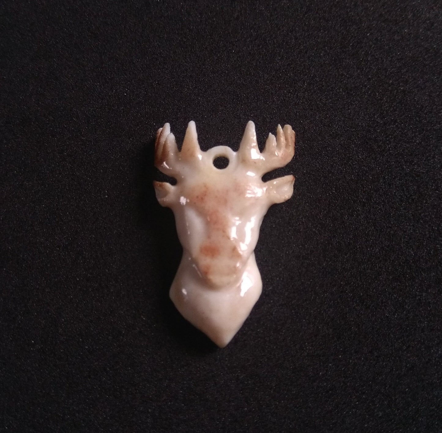 Pendentif tête de cerf