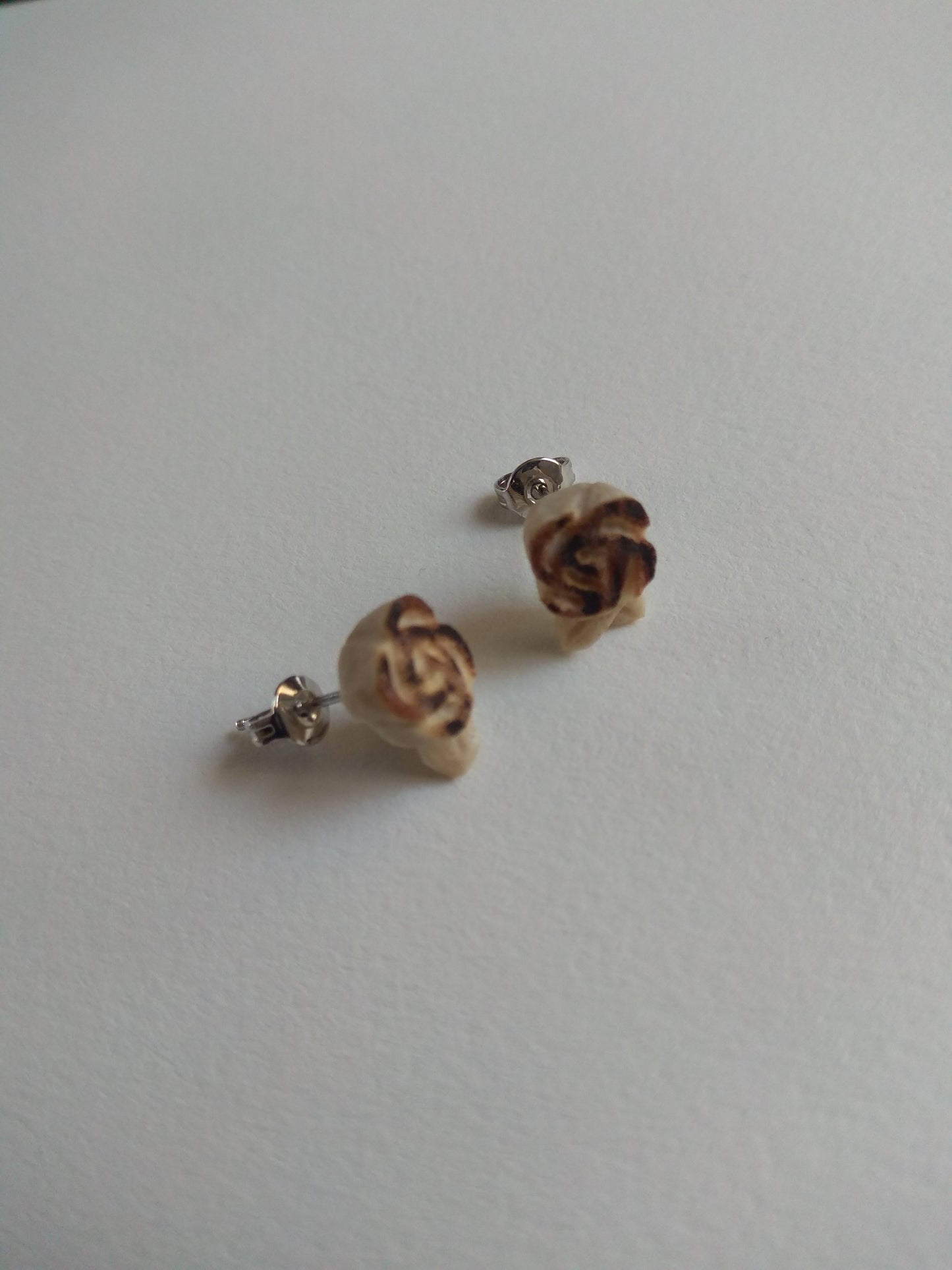 Clous d'oreilles rose de cerf