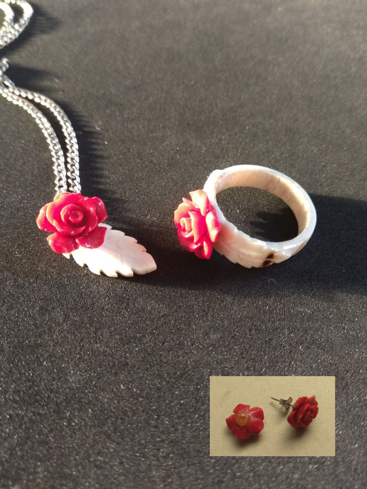 Bague et pendentif roses 2