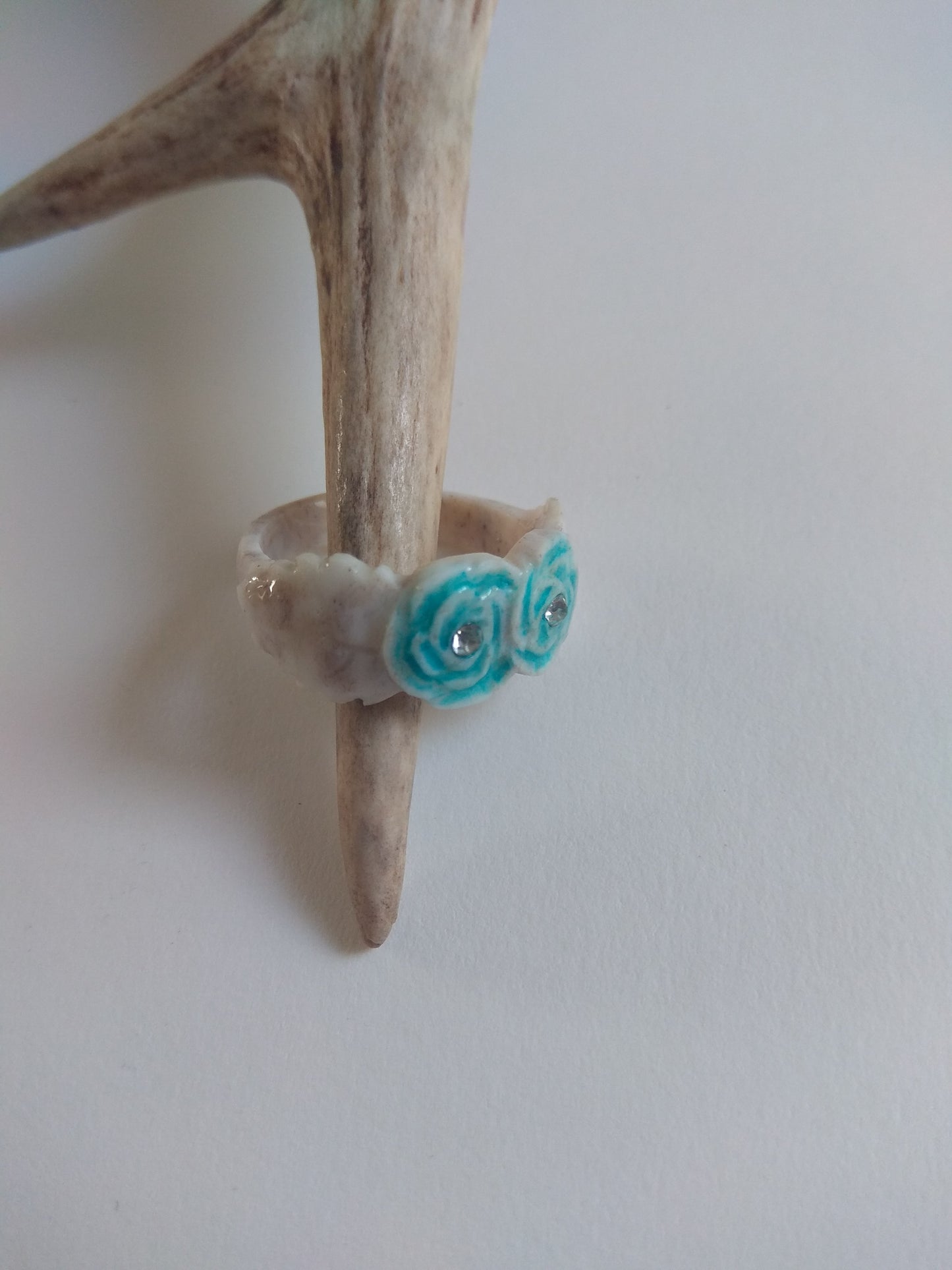 Bague aux deux roses bleues