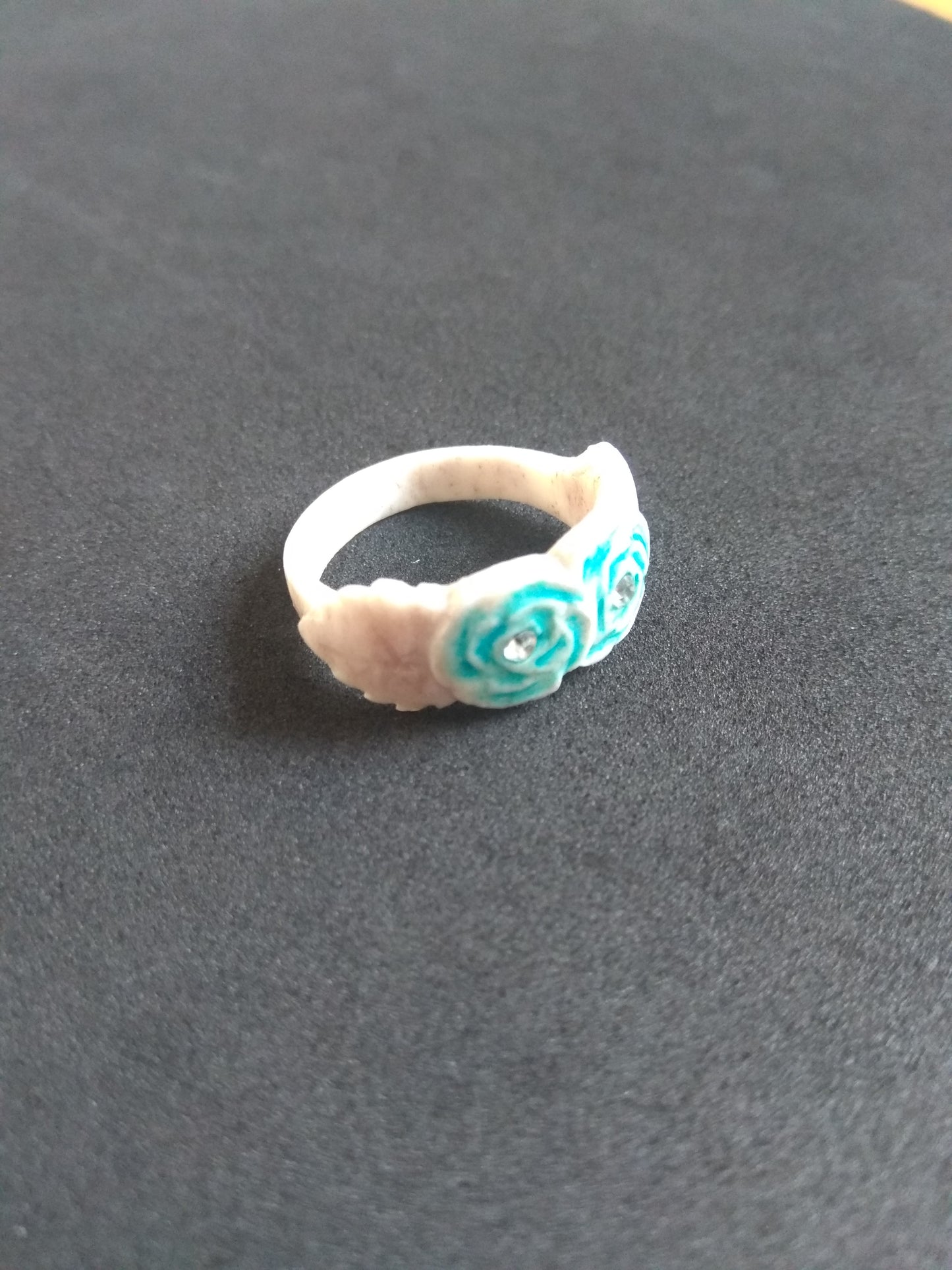 Bague aux deux roses bleues