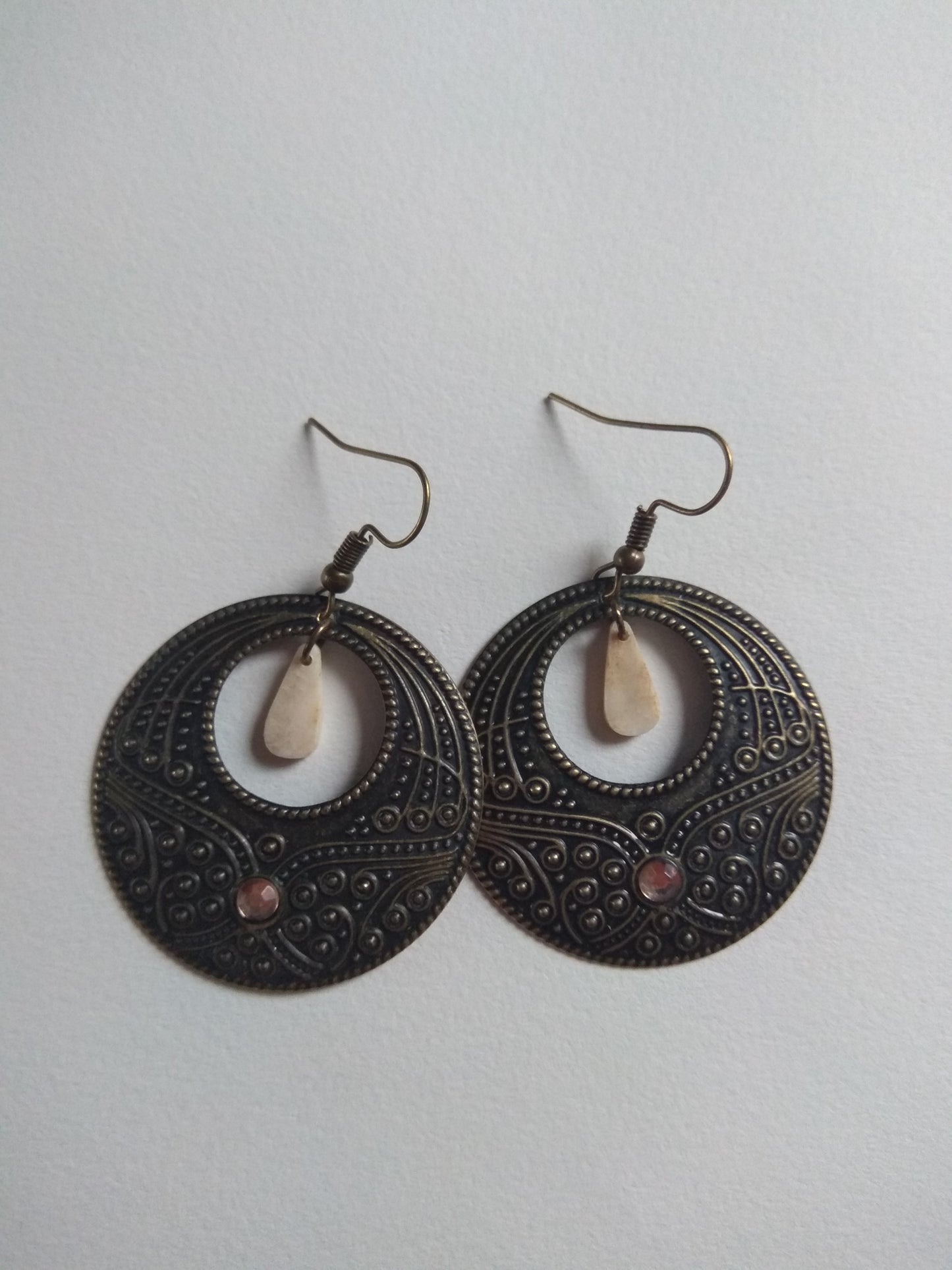 Boucles d'oreilles métal et gouttes de cerf