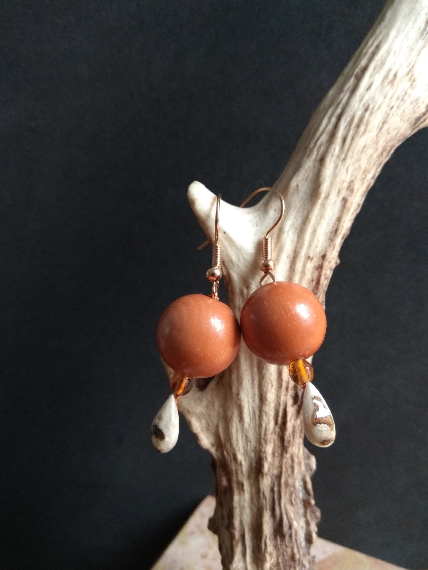 boucles d'oreilles perles et gouttes de cerf